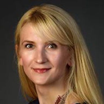 Rebeca Pop, Data Analytics for Business Professionals instructor