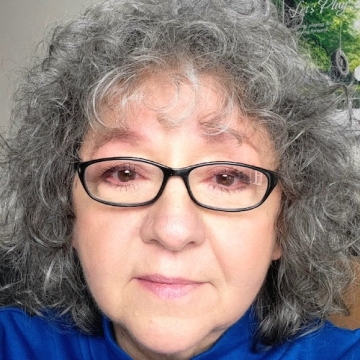 Clinical Trials Certificate instructor Dee Suberia.